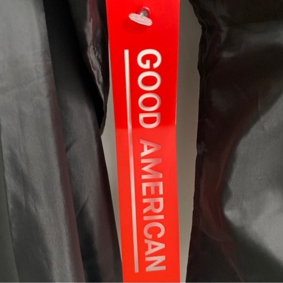 Good American Black Back Short Peplum Jacket Size Small NEW - Picture 8 of 12